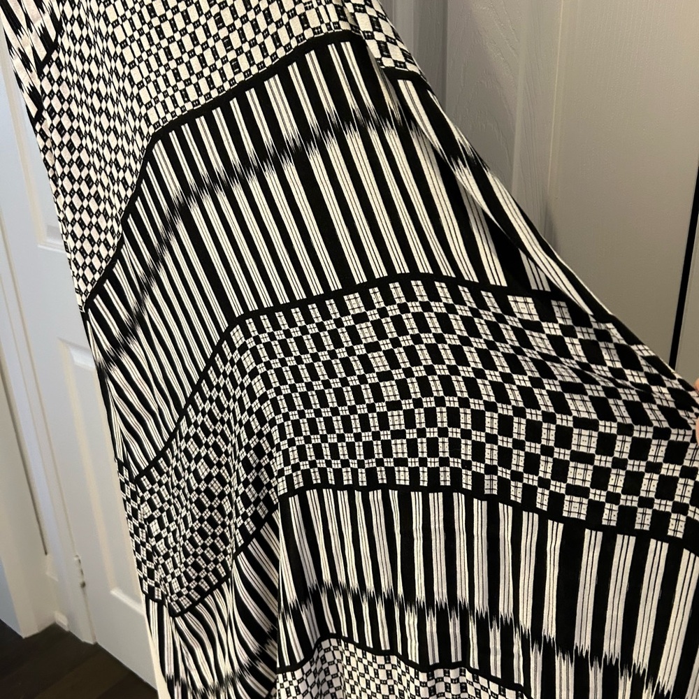 Black and White Geometric Patterned Fabric
